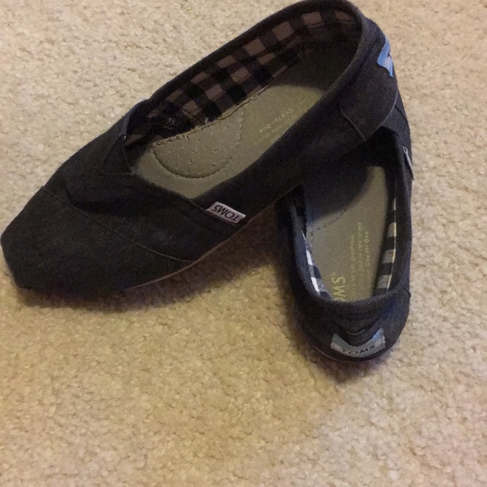 Women’s denim Toms. Size 7.5